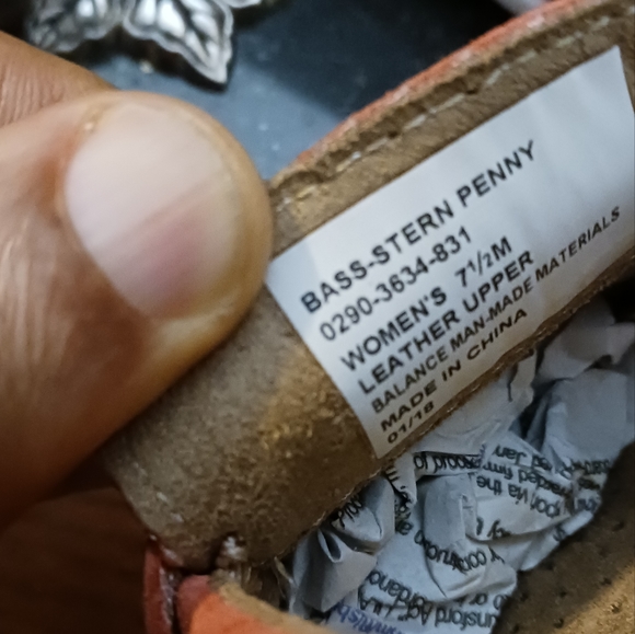 🛳 Bass Go To Comfort Women's Sz 7.5M Orange Coral Suede Slip On Penny Loafers - Picture 5 of 11